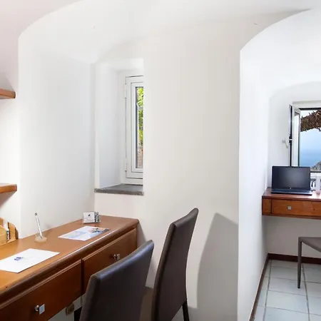 Villa Faraglionensis Monaconehouse *