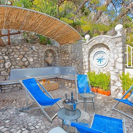 Villa Faraglionensis Monaconehouse