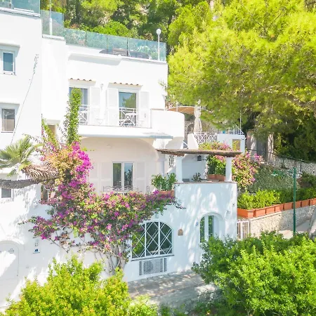 Villa Faraglionensis Monaconehouse *