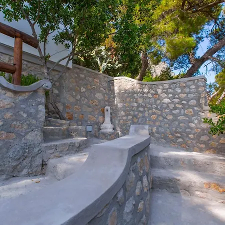 Faraglionensis Monaconehouse カプリ