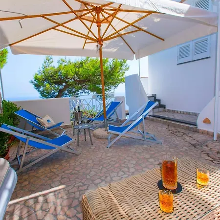 Faraglionensis Monaconehouse カプリ