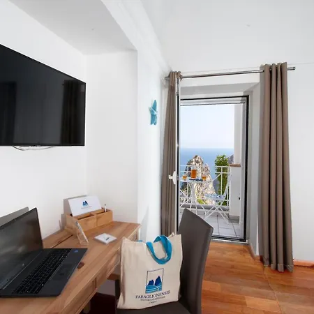 Faraglionensis Monaconehouse カプリ