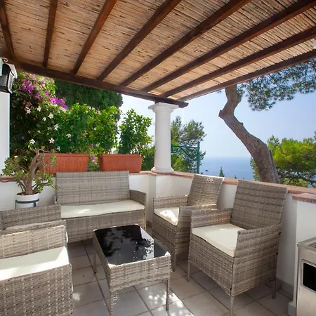 ヴィラ Faraglionensis Monaconehouse カプリ