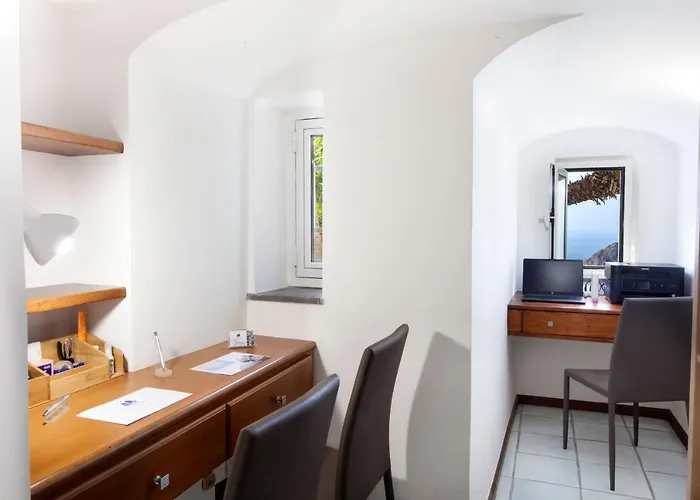 Вилла Faraglionensis Monaconehouse *