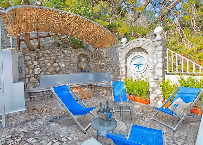 Villa Faraglionensis Monaconehouse