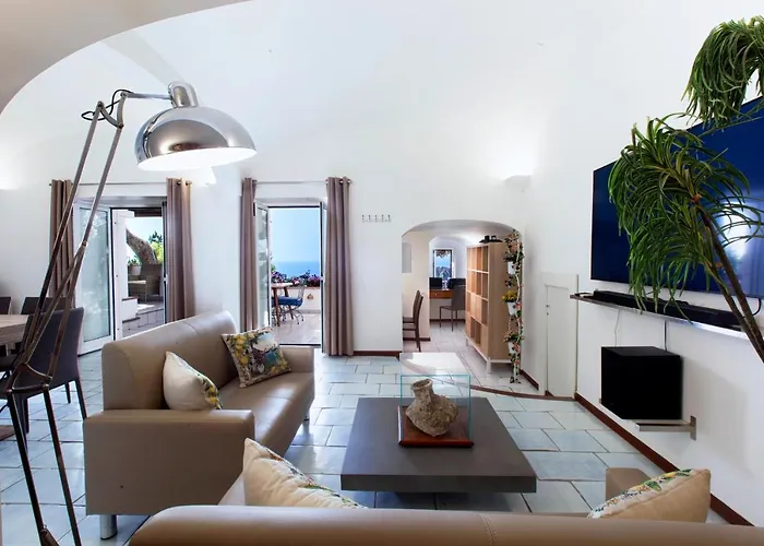 Faraglionensis Monaconehouse * كابري