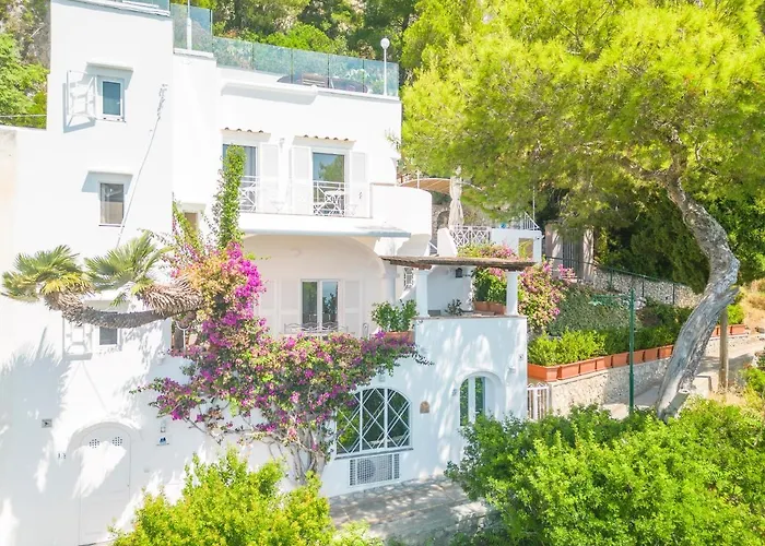 Вилла Faraglionensis Monaconehouse *