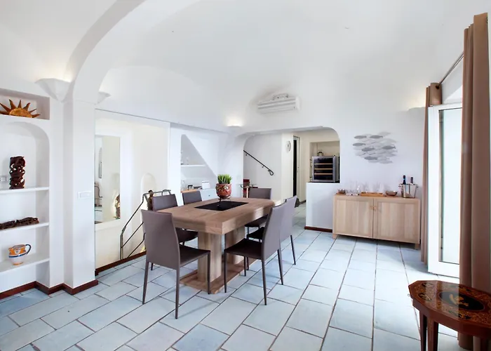 فيلة Faraglionensis Monaconehouse