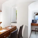 Villa Faraglionensis Monaconehouse *